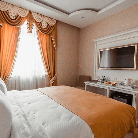 Imperial Palace Hotel Minsk Exterior photo